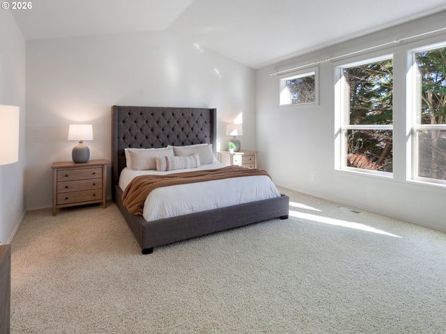 14924 Nw VANCE Dr, Portland, OR 97229