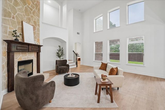 2407 Laguna Lane, Arlington, TX 76012