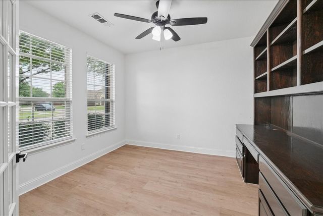 2407 Laguna Lane, Arlington, TX 76012