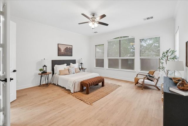 2407 Laguna Lane, Arlington, TX 76012