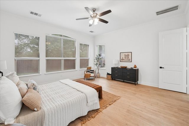 2407 Laguna Lane, Arlington, TX 76012