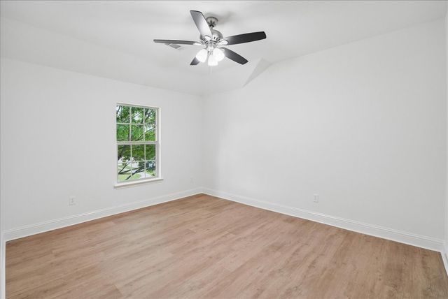 2407 Laguna Lane, Arlington, TX 76012