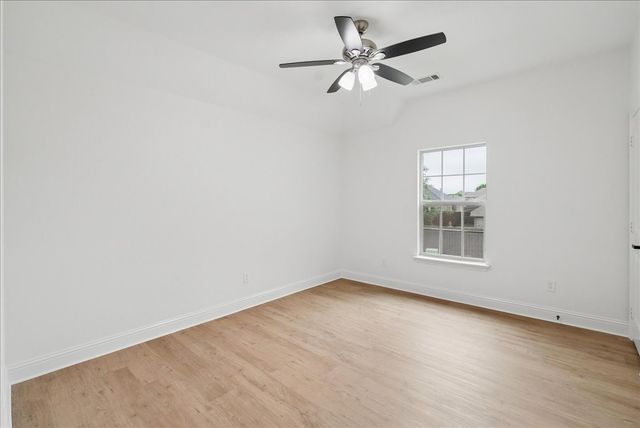 2407 Laguna Lane, Arlington, TX 76012