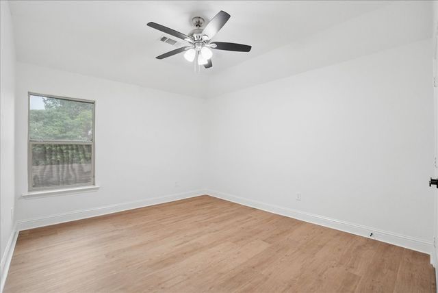 2407 Laguna Lane, Arlington, TX 76012
