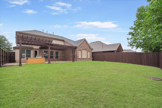 2407 Laguna Lane, Arlington, TX 76012