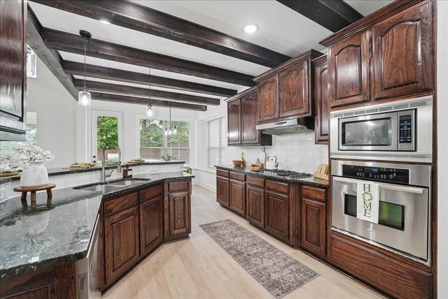 2407 Laguna Lane, Arlington, TX 76012
