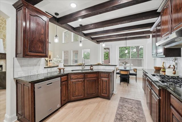 2407 Laguna Lane, Arlington, TX 76012