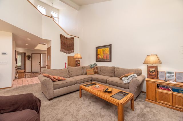 17714 Lake Aspen Court, Sunriver, OR 97707
