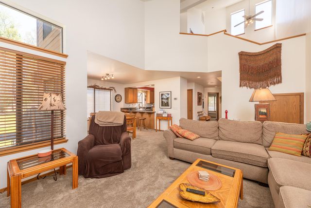 17714 Lake Aspen Court, Sunriver, OR 97707