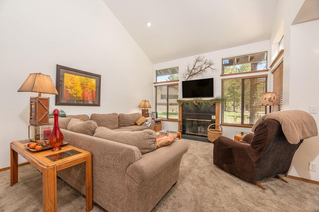 17714 Lake Aspen Court, Sunriver, OR 97707