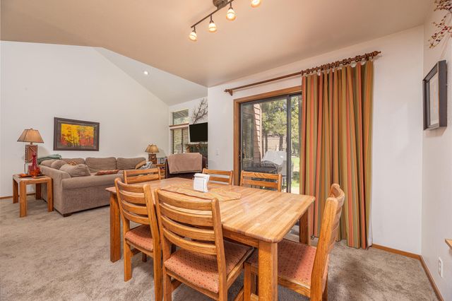 17714 Lake Aspen Court, Sunriver, OR 97707