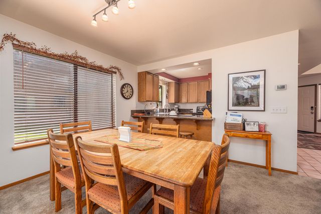 17714 Lake Aspen Court, Sunriver, OR 97707