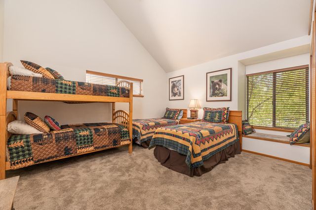17714 Lake Aspen Court, Sunriver, OR 97707