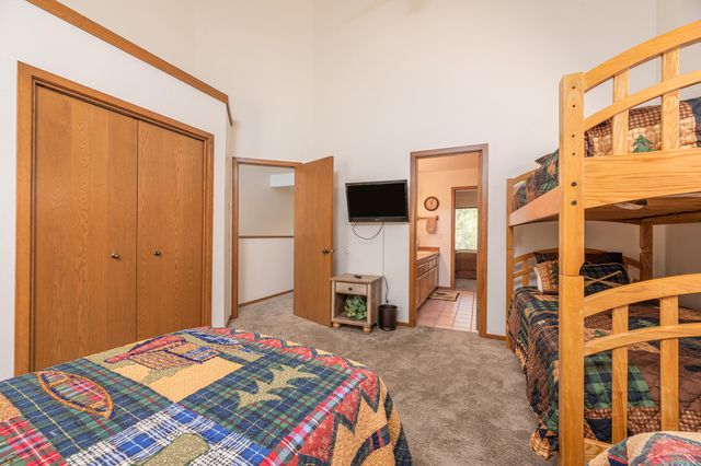 17714 Lake Aspen Court, Sunriver, OR 97707