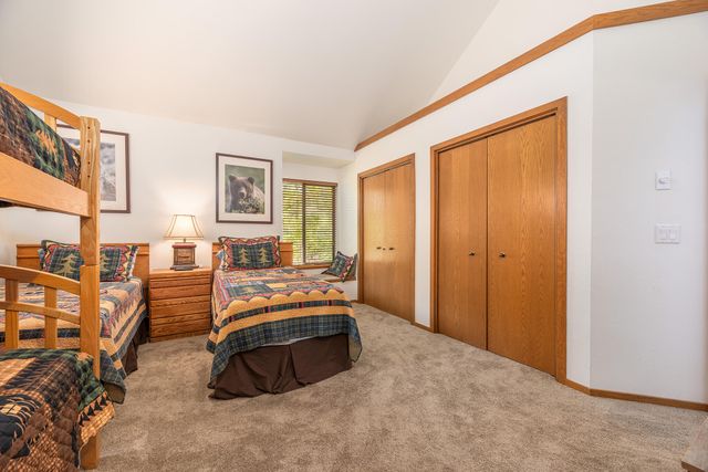 17714 Lake Aspen Court, Sunriver, OR 97707