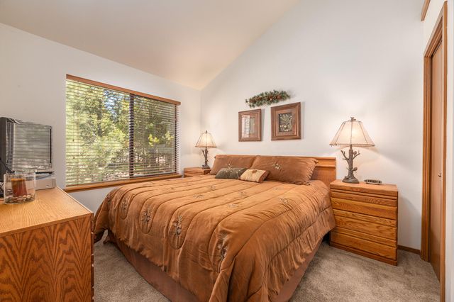 17714 Lake Aspen Court, Sunriver, OR 97707