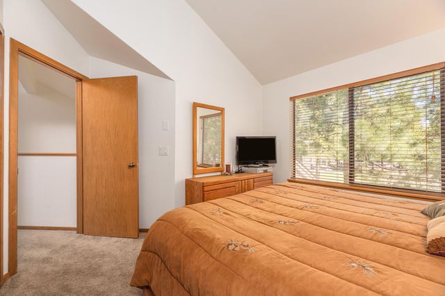 17714 Lake Aspen Court, Sunriver, OR 97707