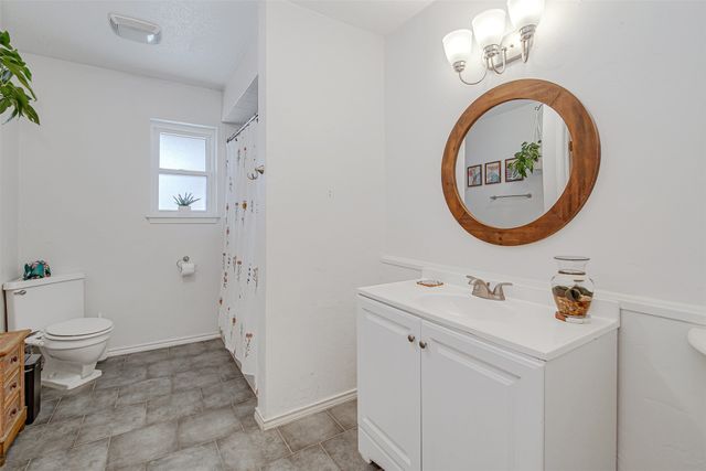 1910 New Castle Court, Arlington, TX 76013