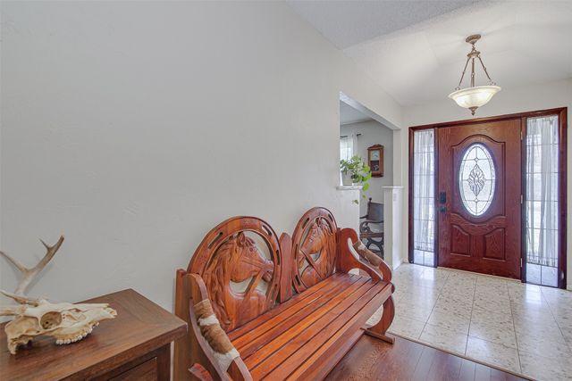 1910 New Castle Court, Arlington, TX 76013