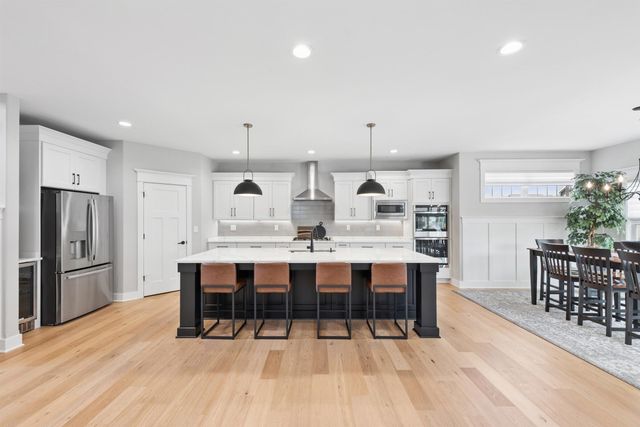 2403 Stirling Drive, Valparaiso, IN 46383
