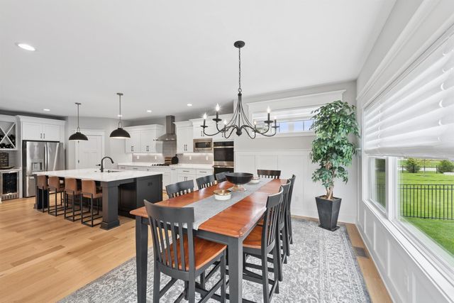 2403 Stirling Drive, Valparaiso, IN 46383