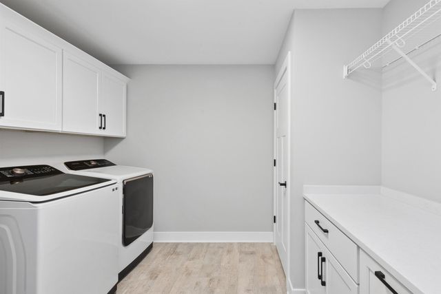 2403 Stirling Drive, Valparaiso, IN 46383