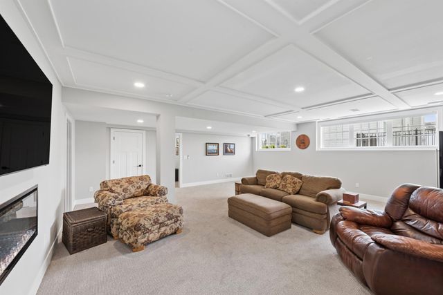 2403 Stirling Drive, Valparaiso, IN 46383