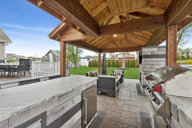 2403 Stirling Drive, Valparaiso, IN 46383