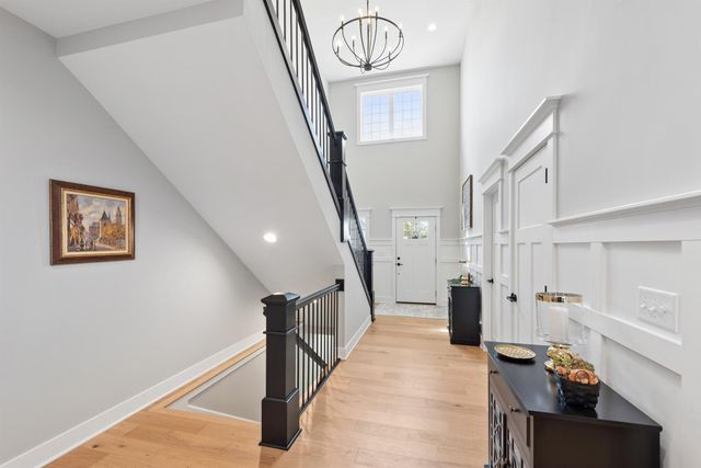 2403 Stirling Drive, Valparaiso, IN 46383