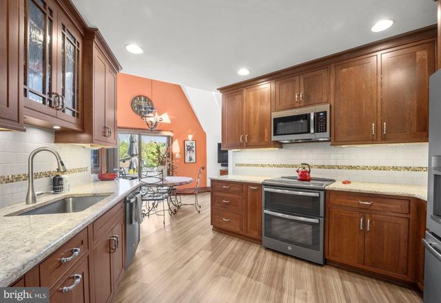40 BUCKWALTER RD, Spring City, PA 19475