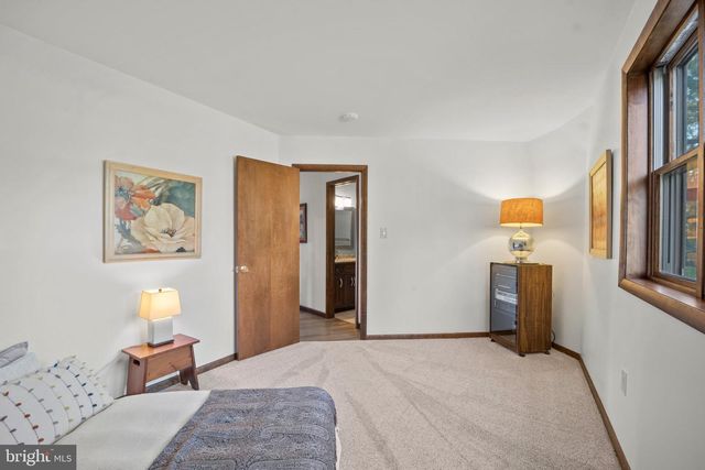 40 BUCKWALTER RD, Spring City, PA 19475