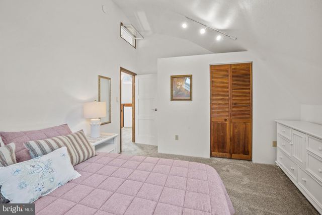 40 BUCKWALTER RD, Spring City, PA 19475