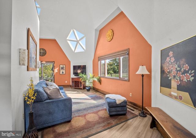 40 BUCKWALTER RD, Spring City, PA 19475