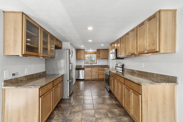 1305 Butte Falls Highway, Eagle Point, OR 97524