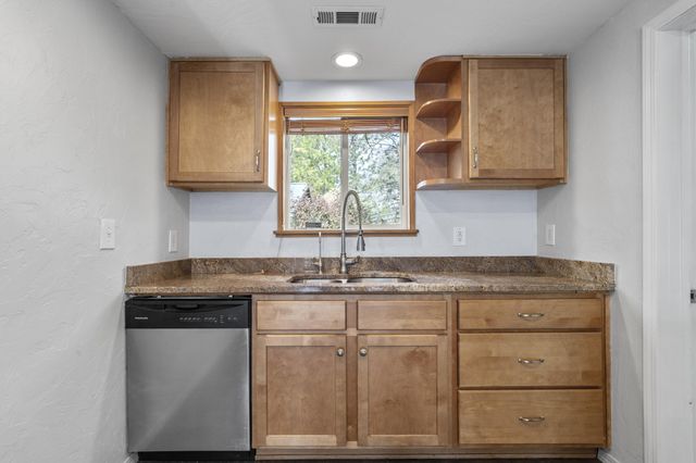 1305 Butte Falls Highway, Eagle Point, OR 97524
