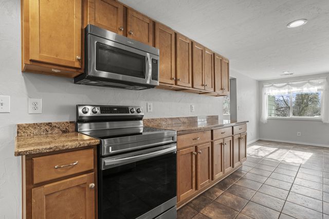 1305 Butte Falls Highway, Eagle Point, OR 97524