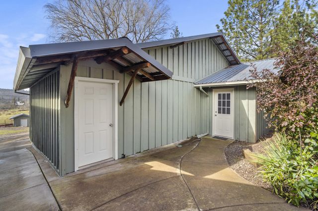1305 Butte Falls Highway, Eagle Point, OR 97524