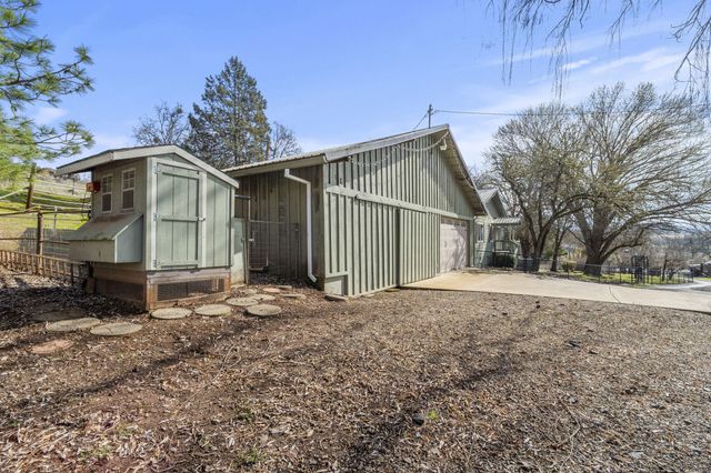 1305 Butte Falls Highway, Eagle Point, OR 97524