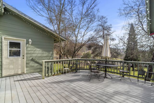 1305 Butte Falls Highway, Eagle Point, OR 97524