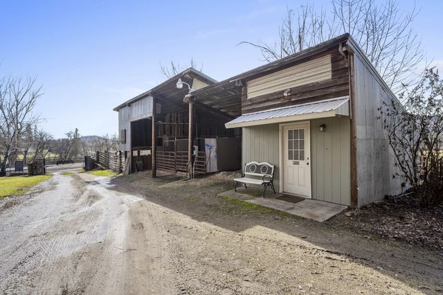 1305 Butte Falls Highway, Eagle Point, OR 97524