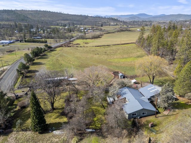 1305 Butte Falls Highway, Eagle Point, OR 97524