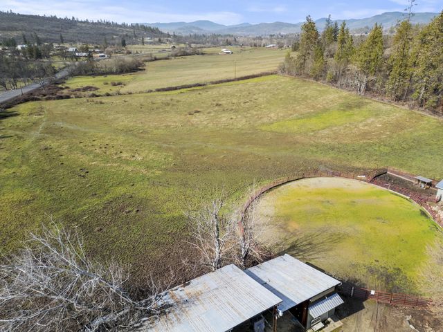 1305 Butte Falls Highway, Eagle Point, OR 97524
