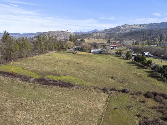 1305 Butte Falls Highway, Eagle Point, OR 97524