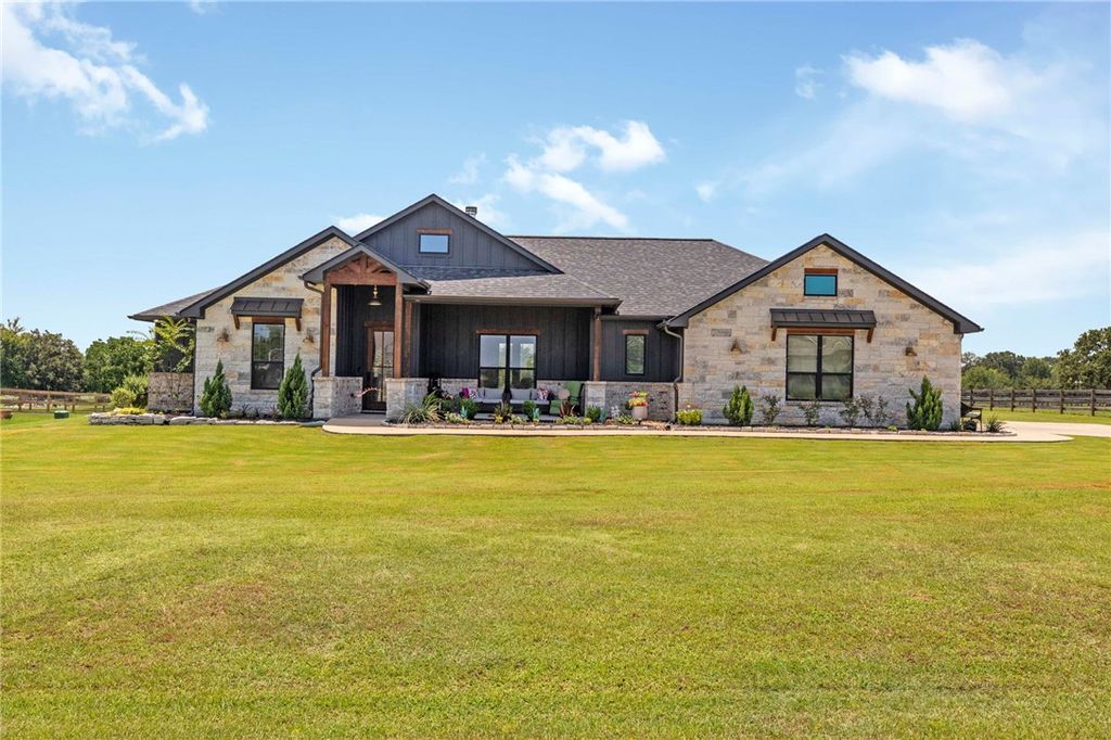 10131 Henley Cove, Iola, TX 77861 — exterior