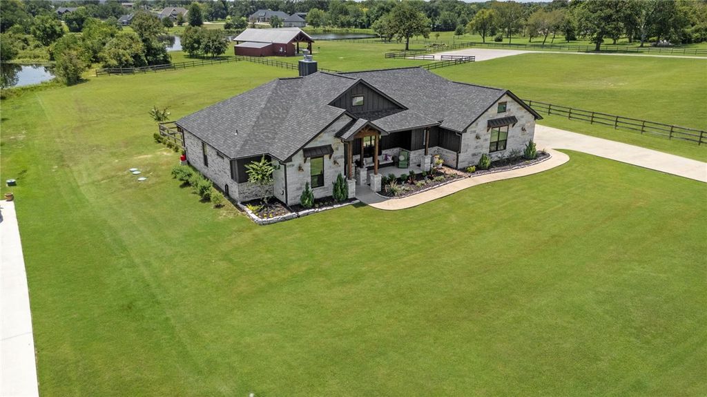 10131 Henley Cove, Iola, TX 77861 — photo 2