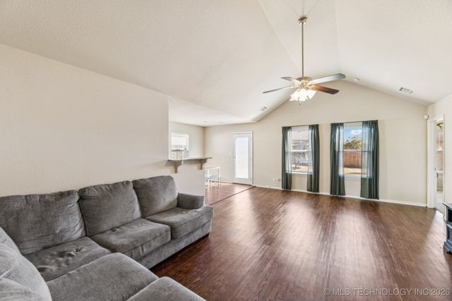 10709 N 153rd East East Avenue, Owasso, OK 74055