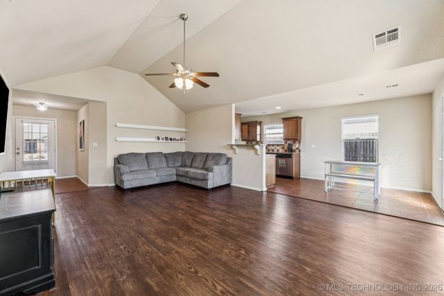 10709 N 153rd East East Avenue, Owasso, OK 74055