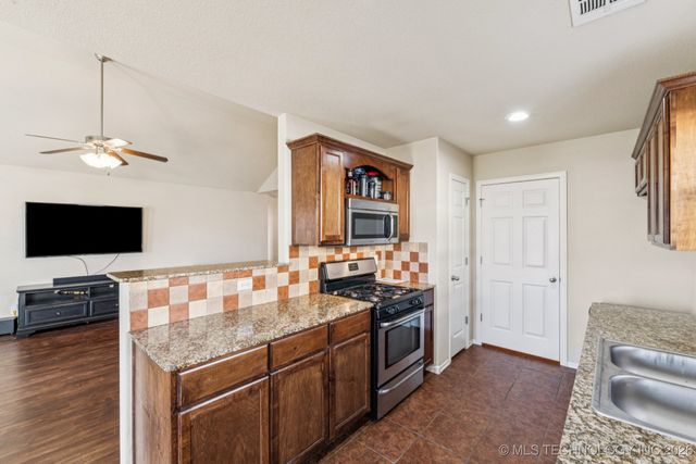 10709 N 153rd East East Avenue, Owasso, OK 74055