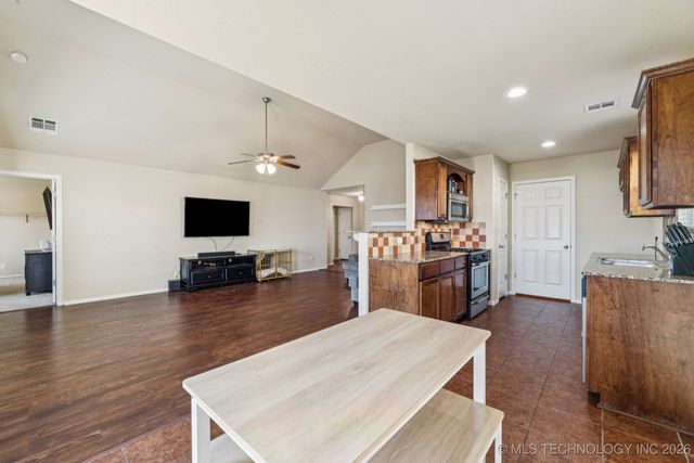 10709 N 153rd East East Avenue, Owasso, OK 74055