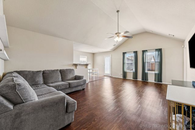 10709 N 153rd East East Avenue, Owasso, OK 74055